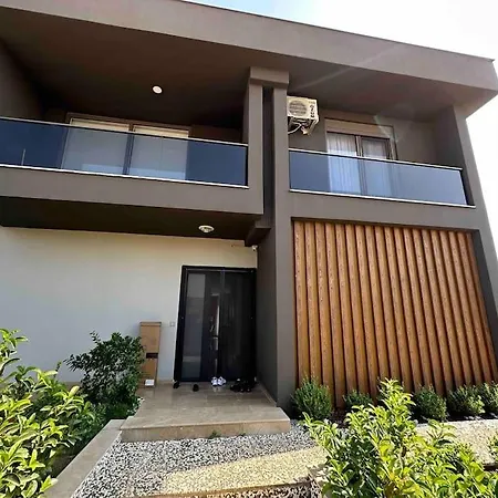 Modern Luxury Villa *