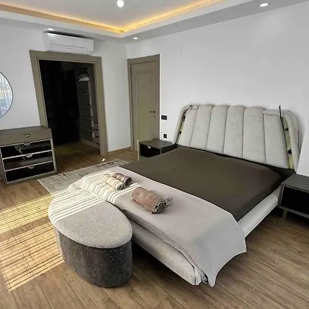 Modern Luxury Villa *