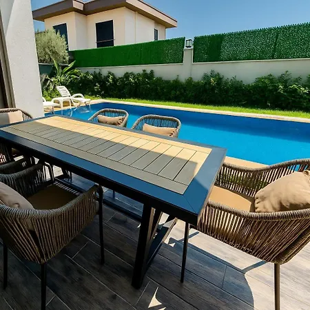 Modern Luxury Villa *